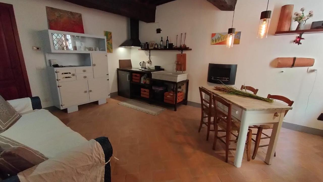 סן קשאנו דיי באני Casa Vacanze Carducci מראה חיצוני תמונה